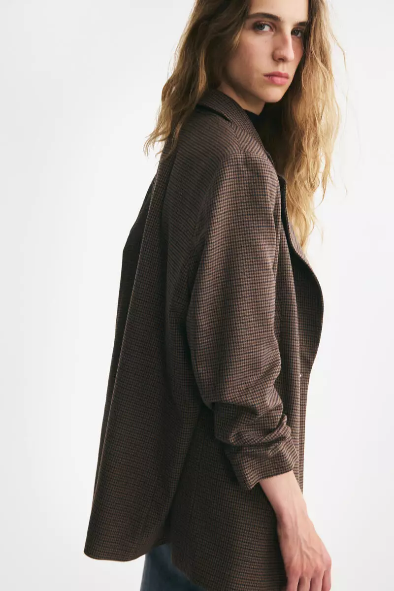 Gathered-sleeve blazer