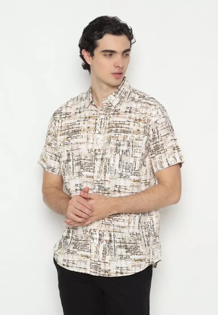 POLICE Kemeja Abstrak Printing Cotton Soft Coklat Regular Fit Pria