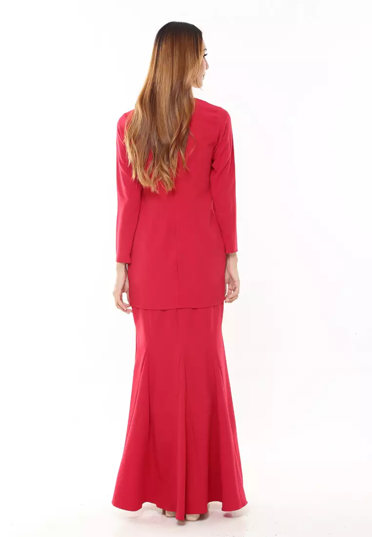Rina Kurung in Red Chilli