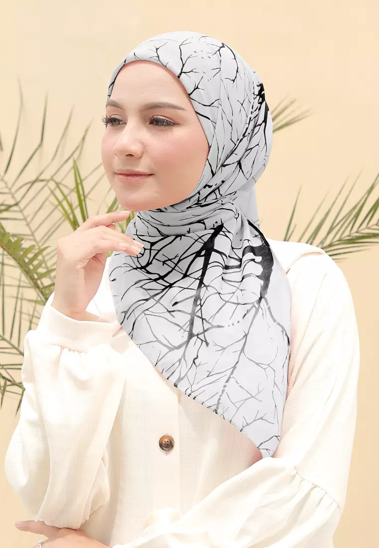 Zelena - Geralyn Printed Hijab | Segitiga Motif - Snowflake