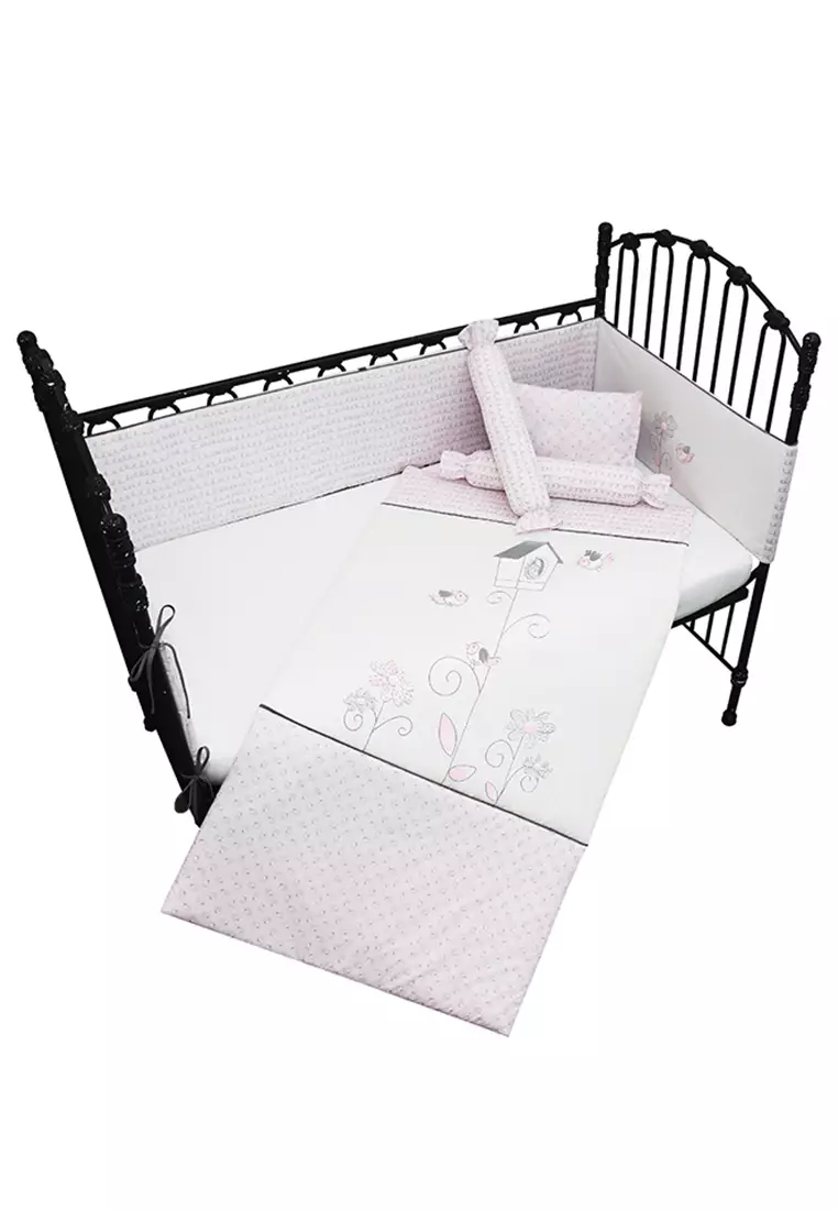 Monochrome cot bed bedding top