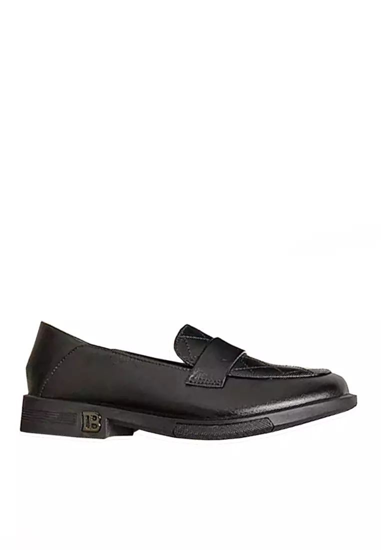 Discount on Twenty Eight Shoes  shoes - SKU: VANSA Simple Leather Loafers VSW-F80588L