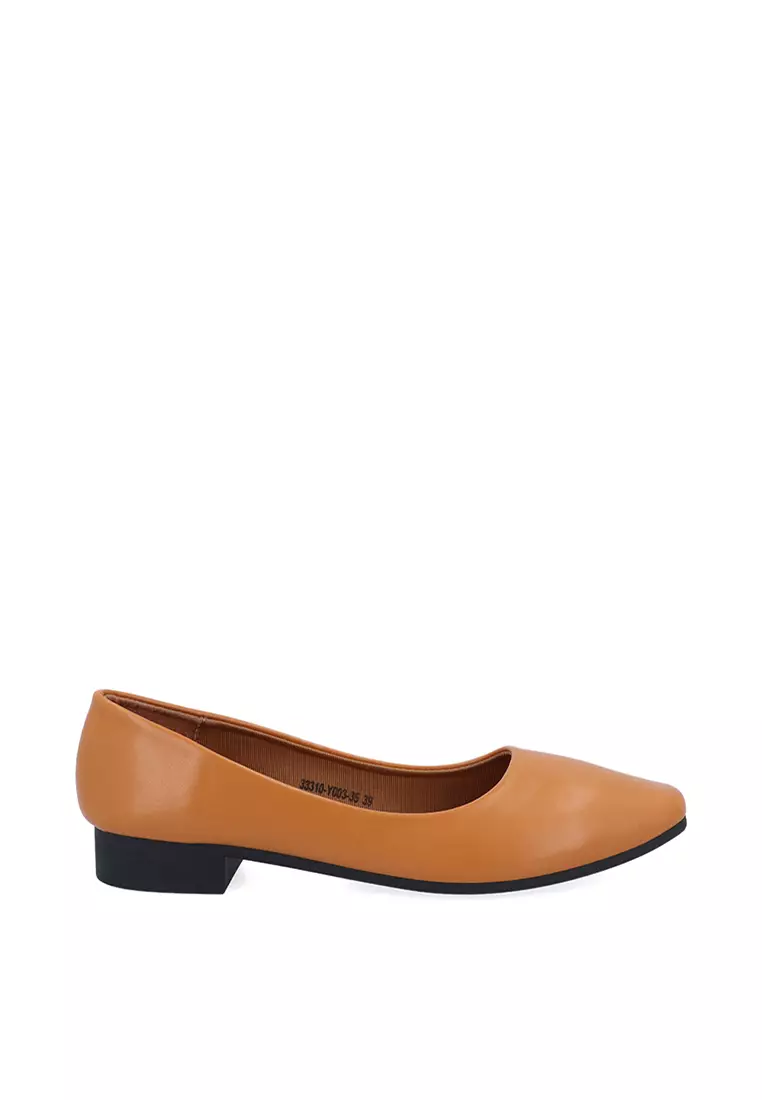 Discount on Carlo Rino  shoes - SKU: Camel Devon Pump