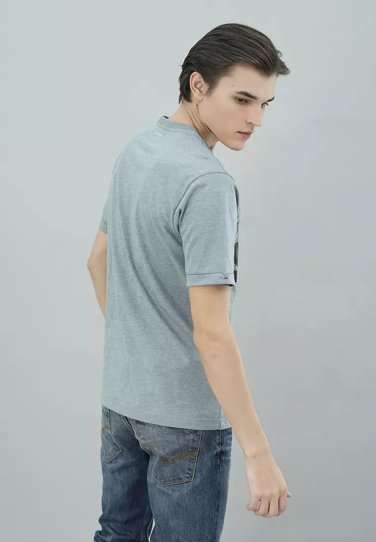 Johnwin - Kaos Casual - Motif Sablon - Biru - Slim Fit - ATS.622.K482.01.C-S/S