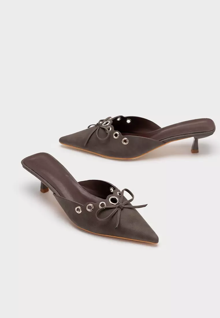 尖头镂空装饰中跟穆勒鞋