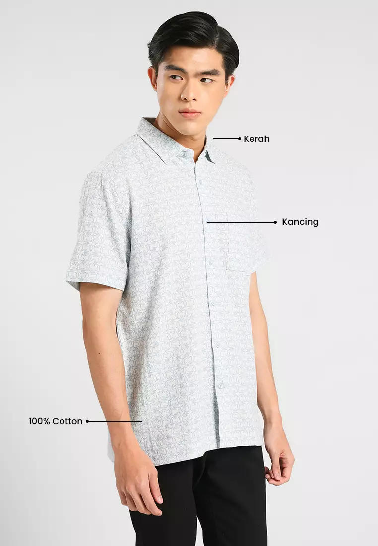 MANZONE - Kemeja Dobby Lengan Pendek Pria Benedict Modern Fit - Light Blue Warna Blue_Light