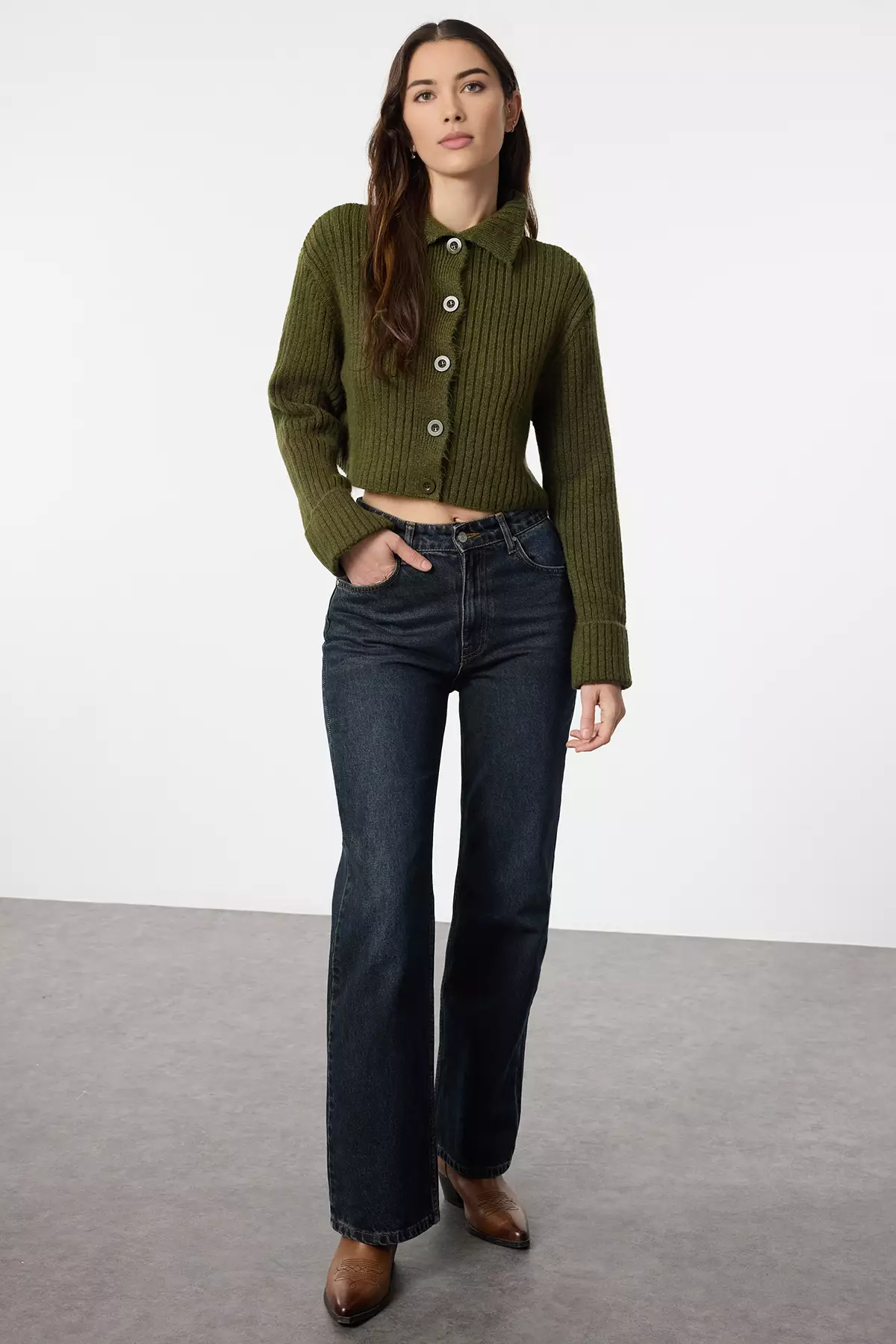 Khaki Crop Soft Textured Stand Collar Knitwear Cardigan TWOAW22HI0174