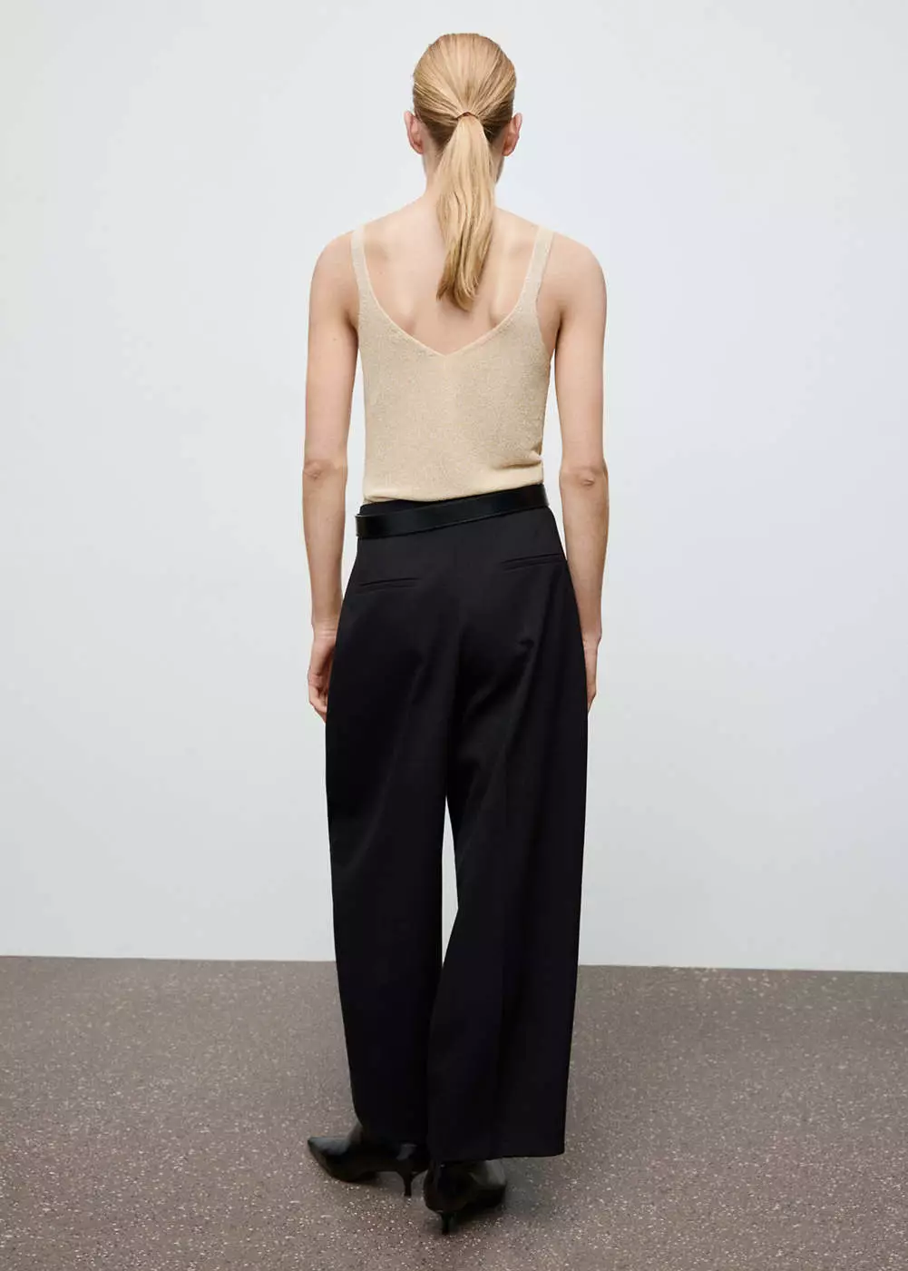 Atasan rajut lurex kerah V