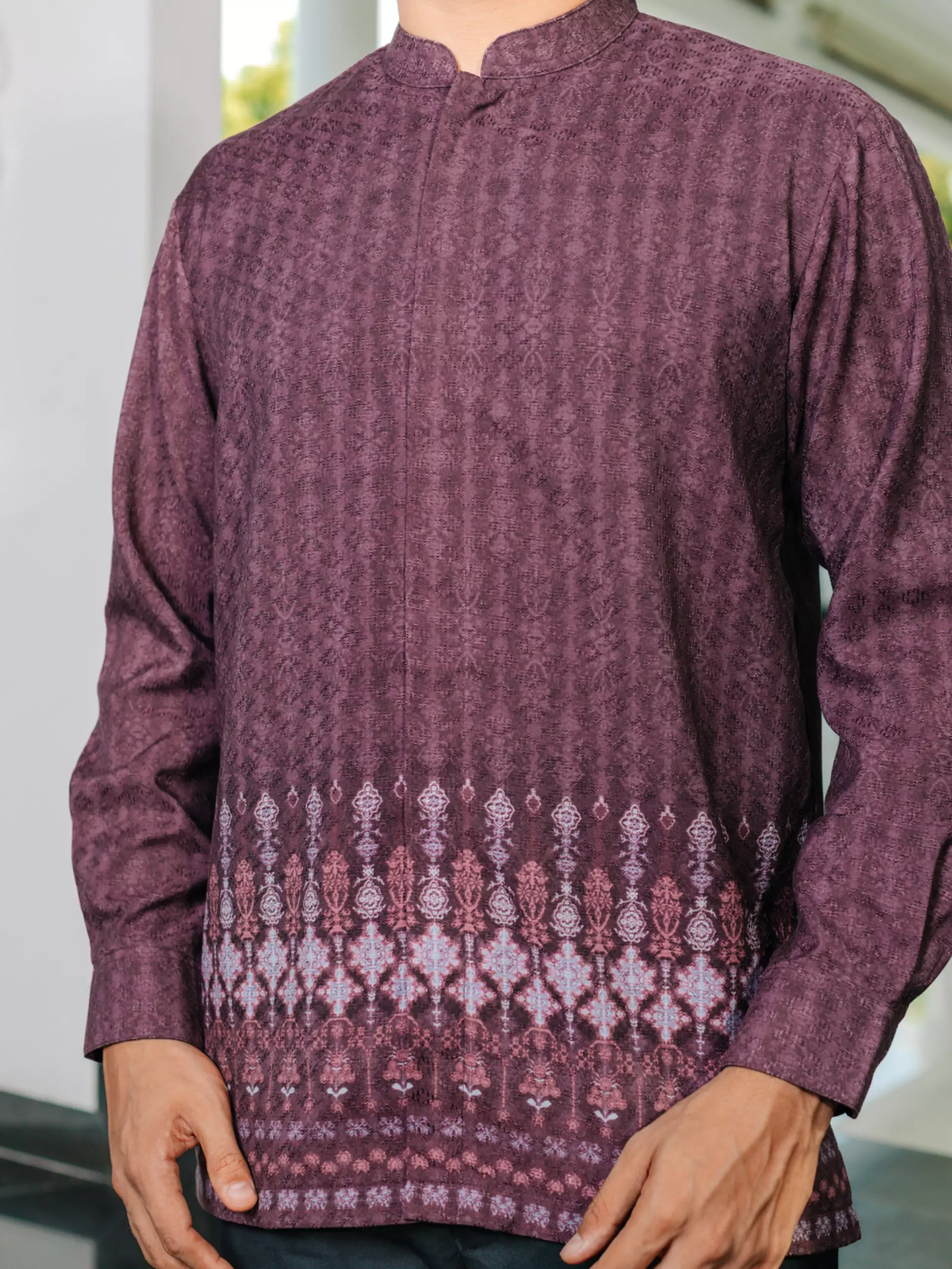 Almeera Burgundy Kemeja Batik Koko Pria Furing Lengan Panjang Regular Fit