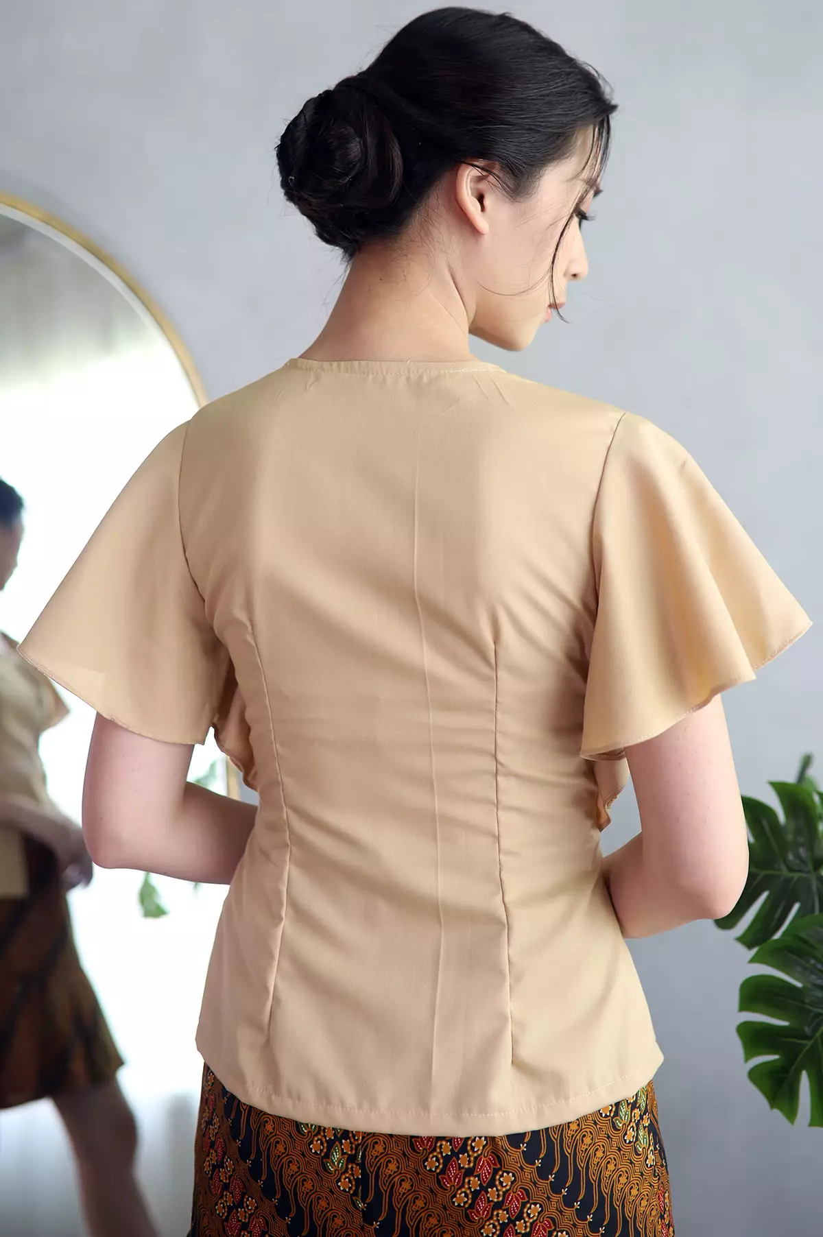 Soraya Dainty Beige Kebaya