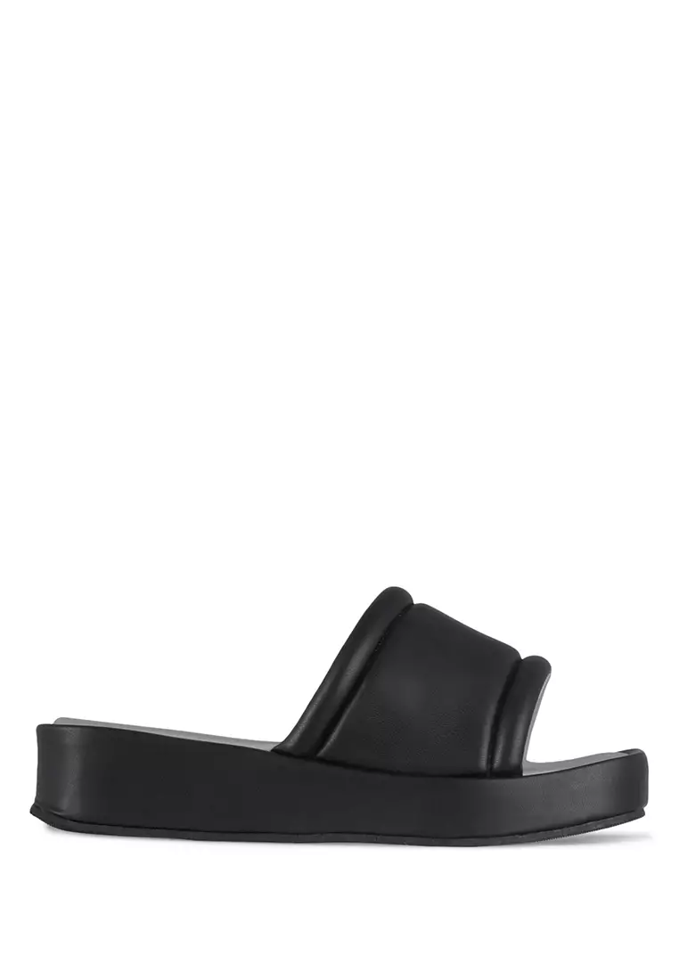 Discount on Kenneth Cole  shoes - SKU: Andreanna Sandal