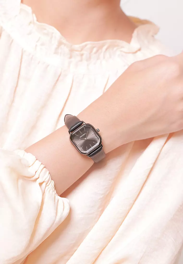 Sofia Urilla Classic Square Black