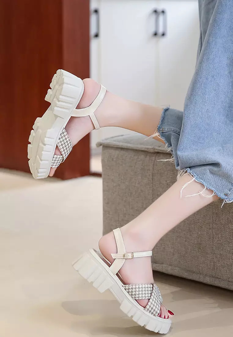 Trendy best sale platform sandals