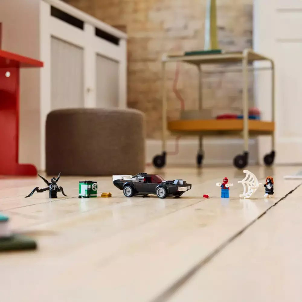 LEGO MARVEL SPIDERMAN VS VENOM MUSCLE CAR SET 254 PCS 76309 - HITAM