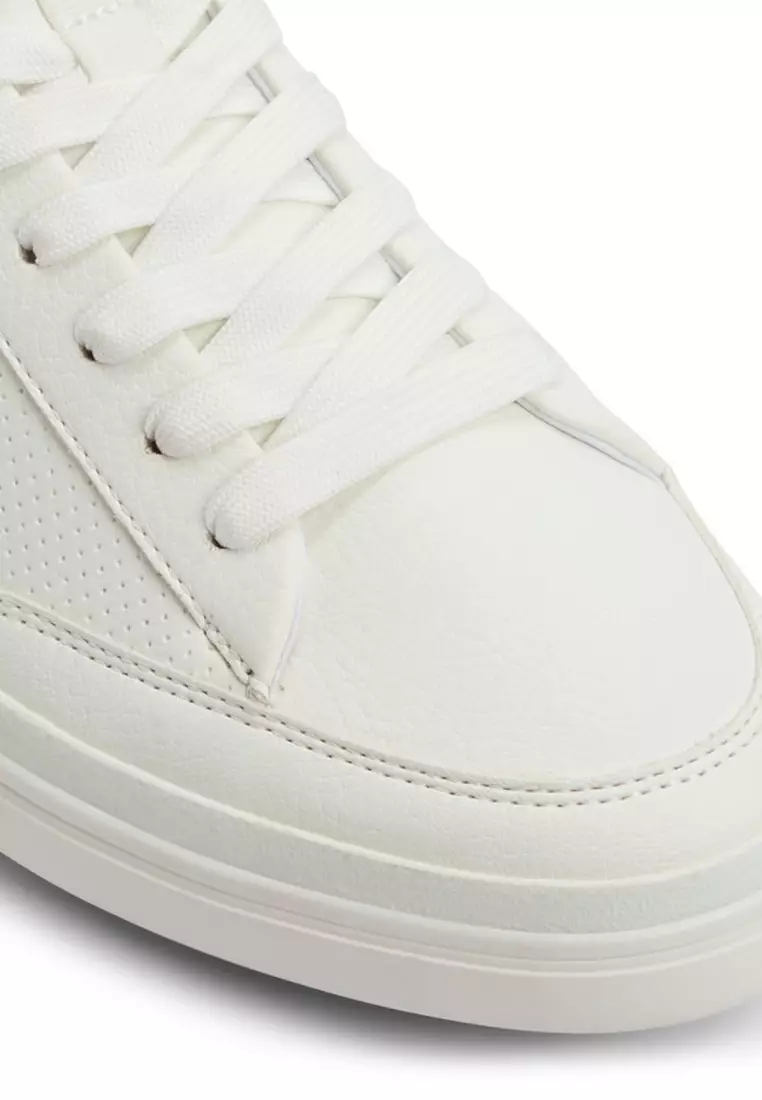 Stepup Sneakers