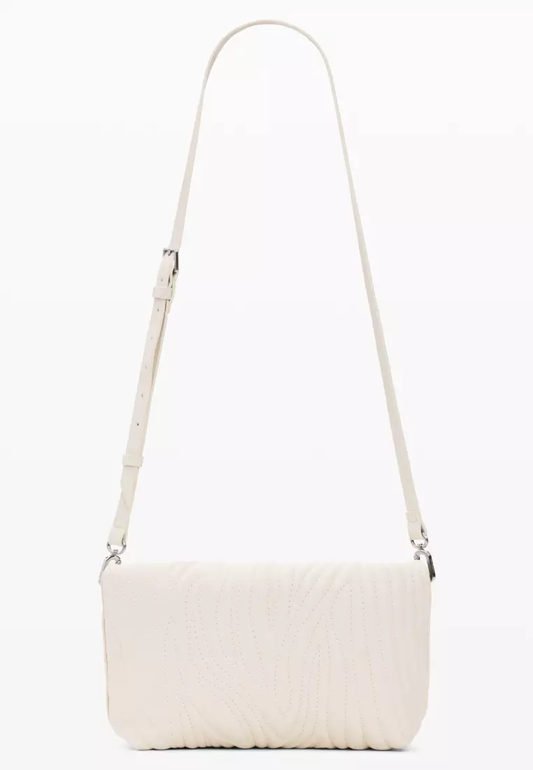 Medium bag with engravings