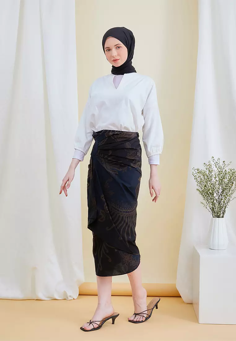 Enzy Batik Rok Lilit Ruffler Senapati - Black