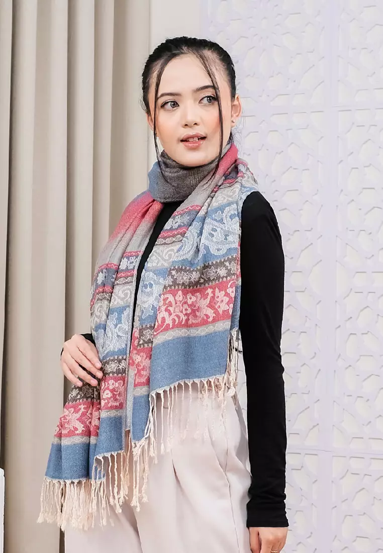 Aksesoris Wanita Reversible Viscose Multicolour Vintage Pattern Pashmina Shawl Syal Wanita Blue Azzure & Blush Pink