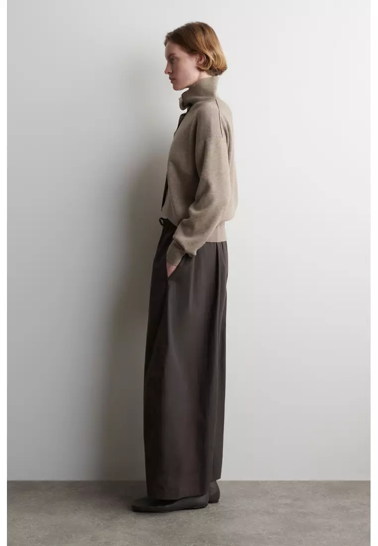 ELASTICATED BARREL-LEG TROUSERS