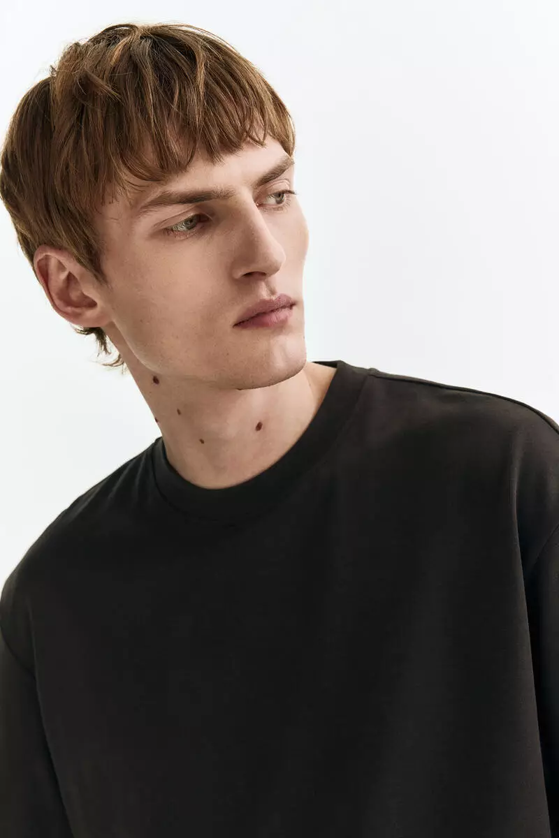 Loose Fit Boxy-style T-shirt
