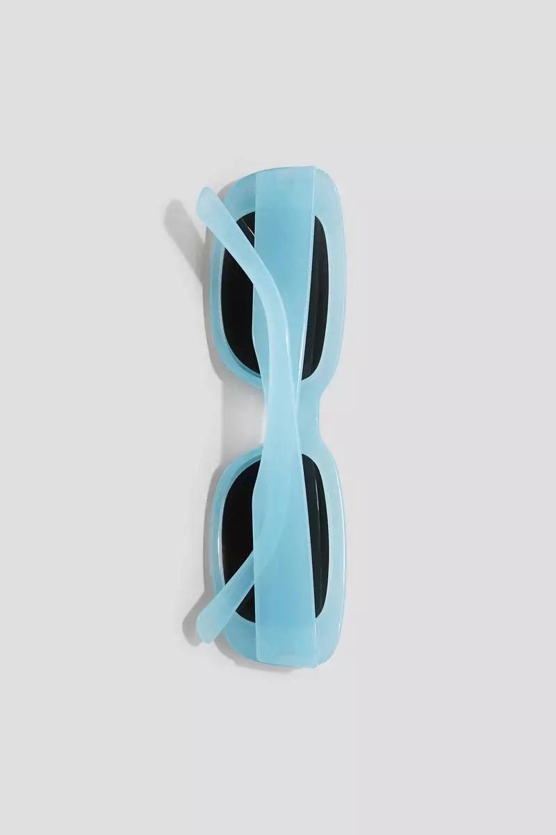 Rectangular sunglasses