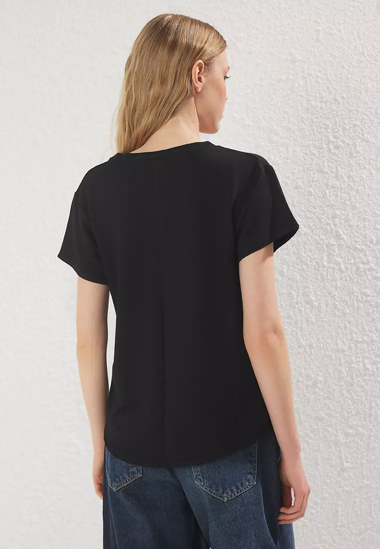 Black V Neck Regular/Normal Pattern Knitted T-Shirt TWOSS25TS00196