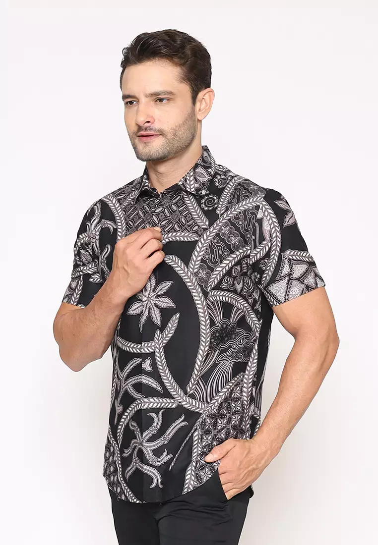 MAGINOT NATAN BLACK Batik Slim Fit Lengan Pendek