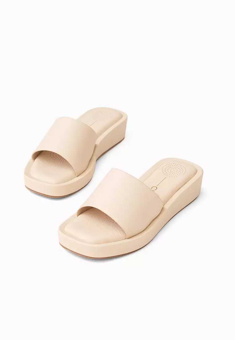 Shop Cln Flat Sandals Women Heels with great discounts and prices online -  Oct 2023