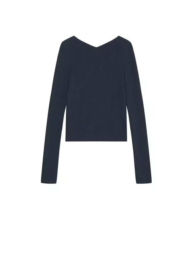 Long-sleeved pullover sweater