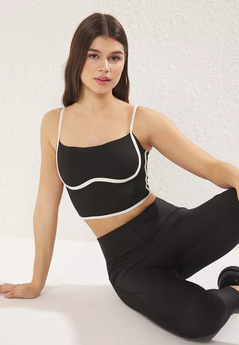 Black And White Piping Detailed Backing/Shaping Knitted Sports Bra