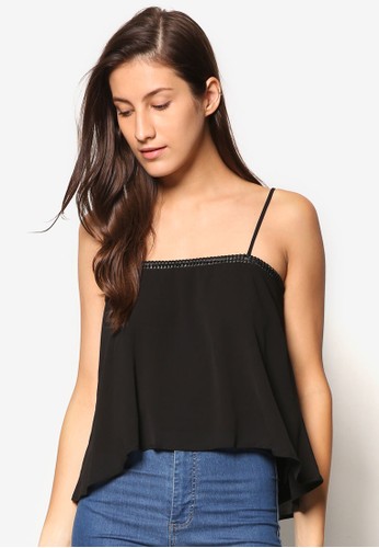 Pu 邊飾背心、 服飾、 T-shirtSomethingBorrowedPu邊飾背心最新折價
