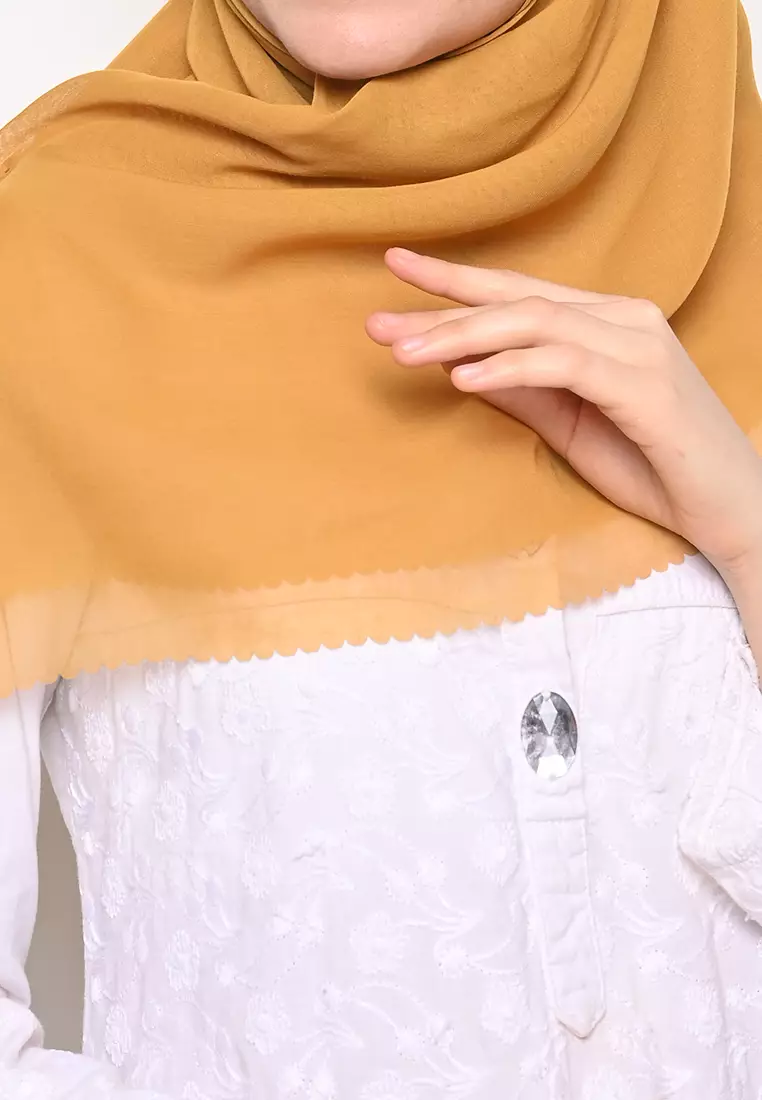 Hijab Segi Empat Voal Gucci Lasercut Mustard