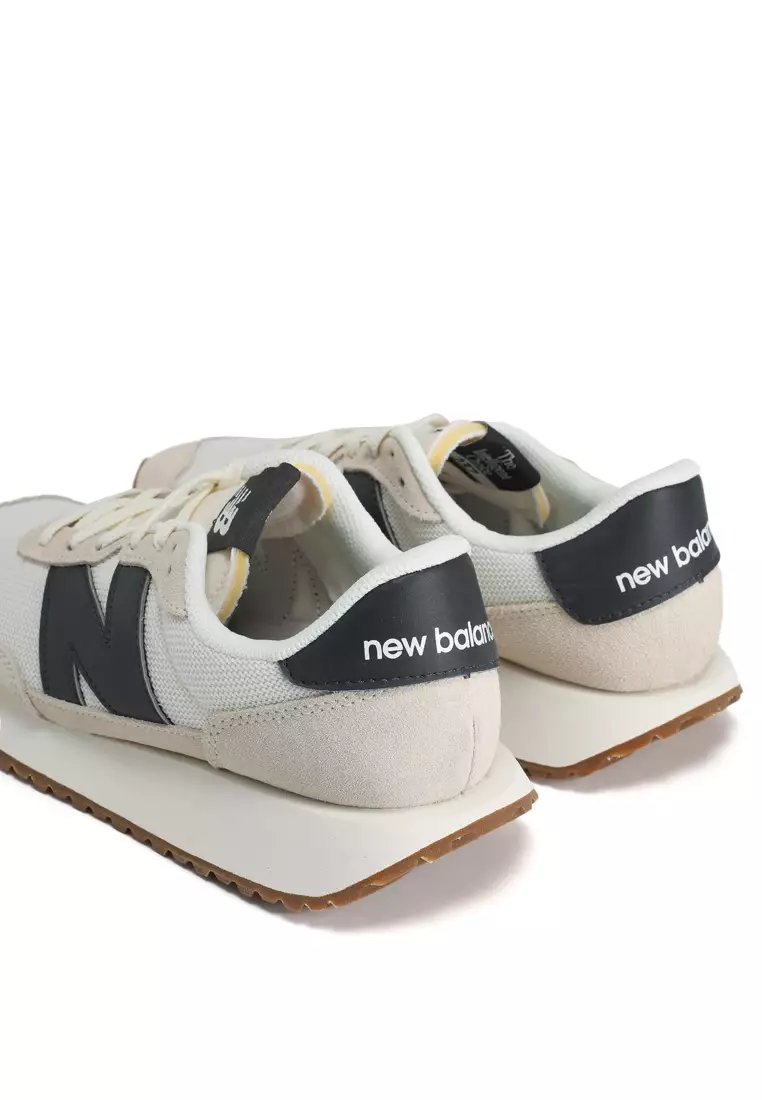 237 Classic Lifestyle Shoes