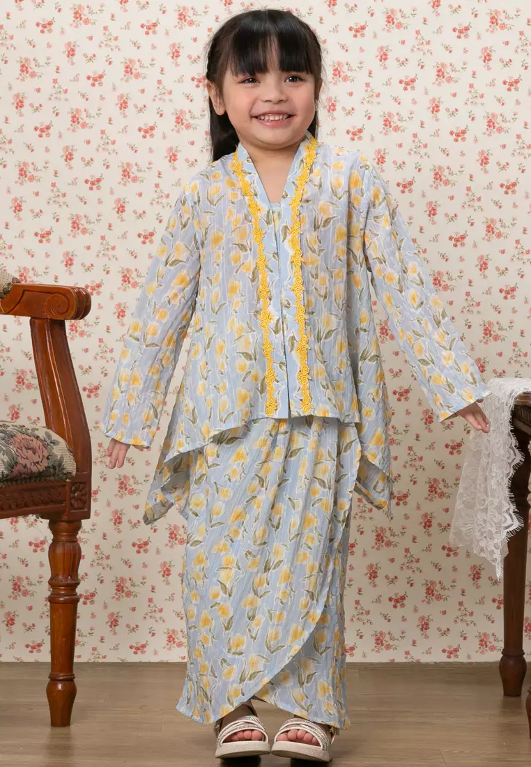 ZATI HANDKERCHIEF KEBAYA SET