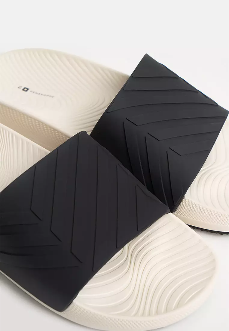 Men's Soft Footbed Slides with Embossed Pattern