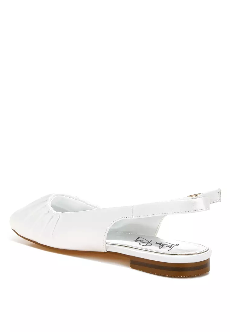 Sepatu Flat Ujung Persegi Satin Warna Putih