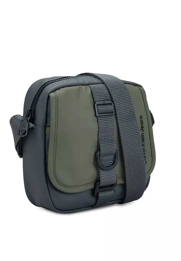 Camera bag sale calvin klein