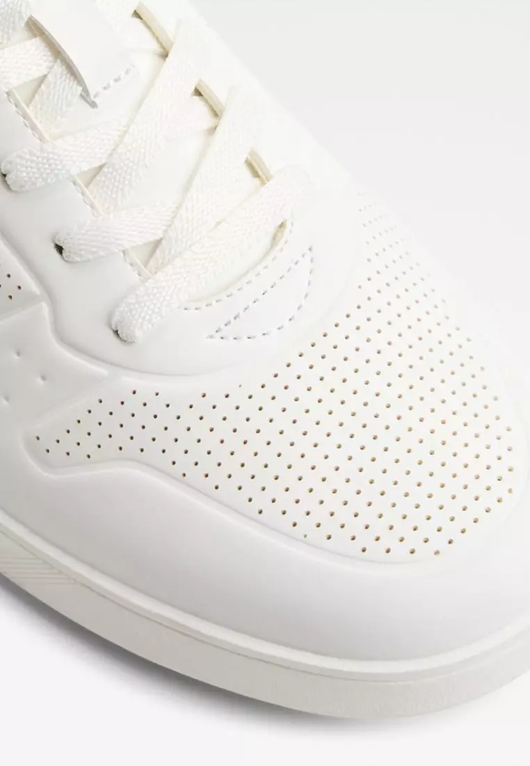 Robie Low-Top Sneakers