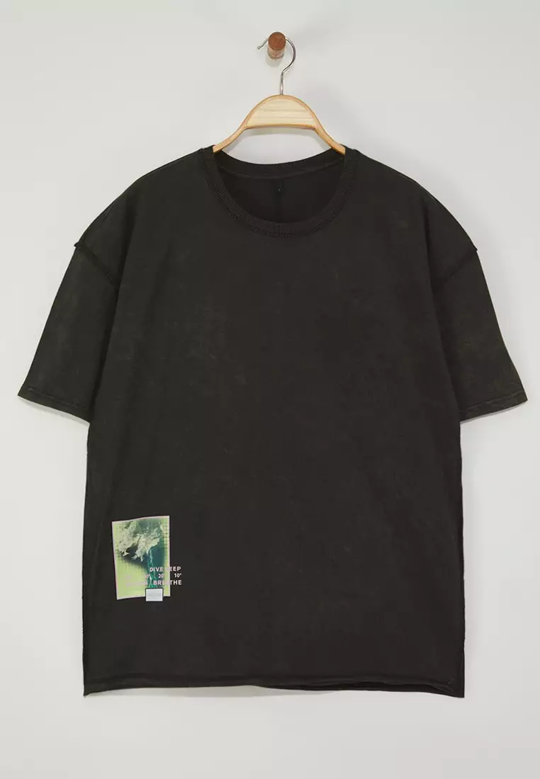 Black Oversize/Wide Cut Stitch Detail Printed T-Shirt TMNSS25TS00101
