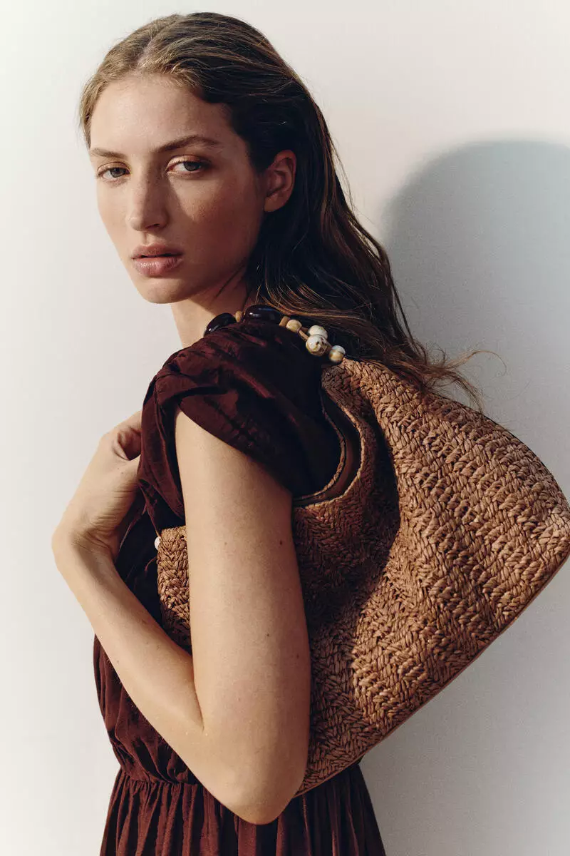 Straw shoulder bag