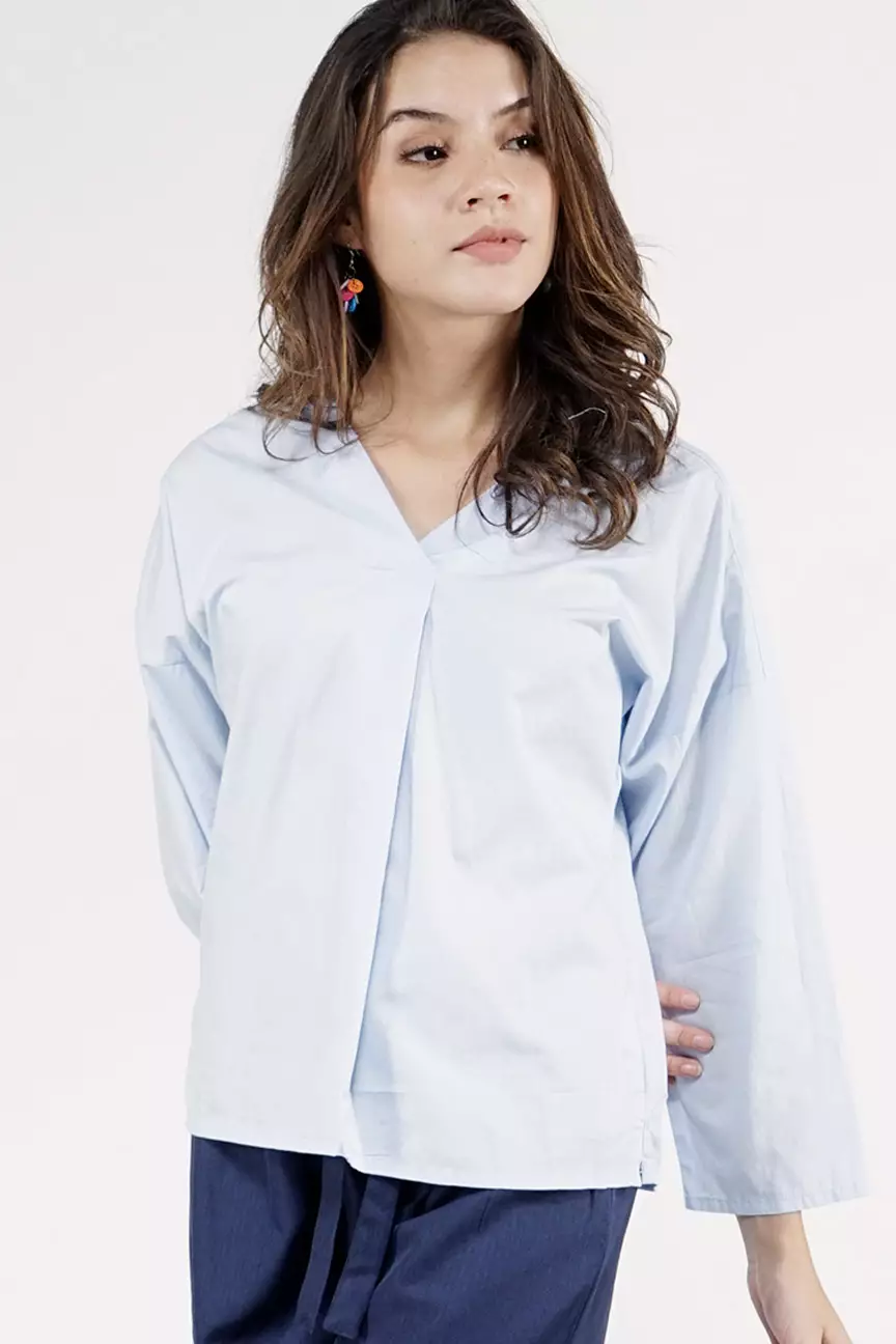 Kemeja Wanita Bria Baby Blue