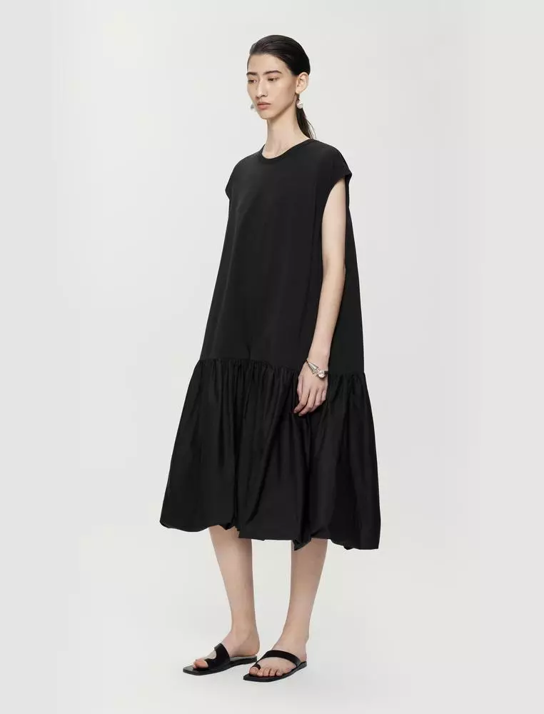 sleeveless dress