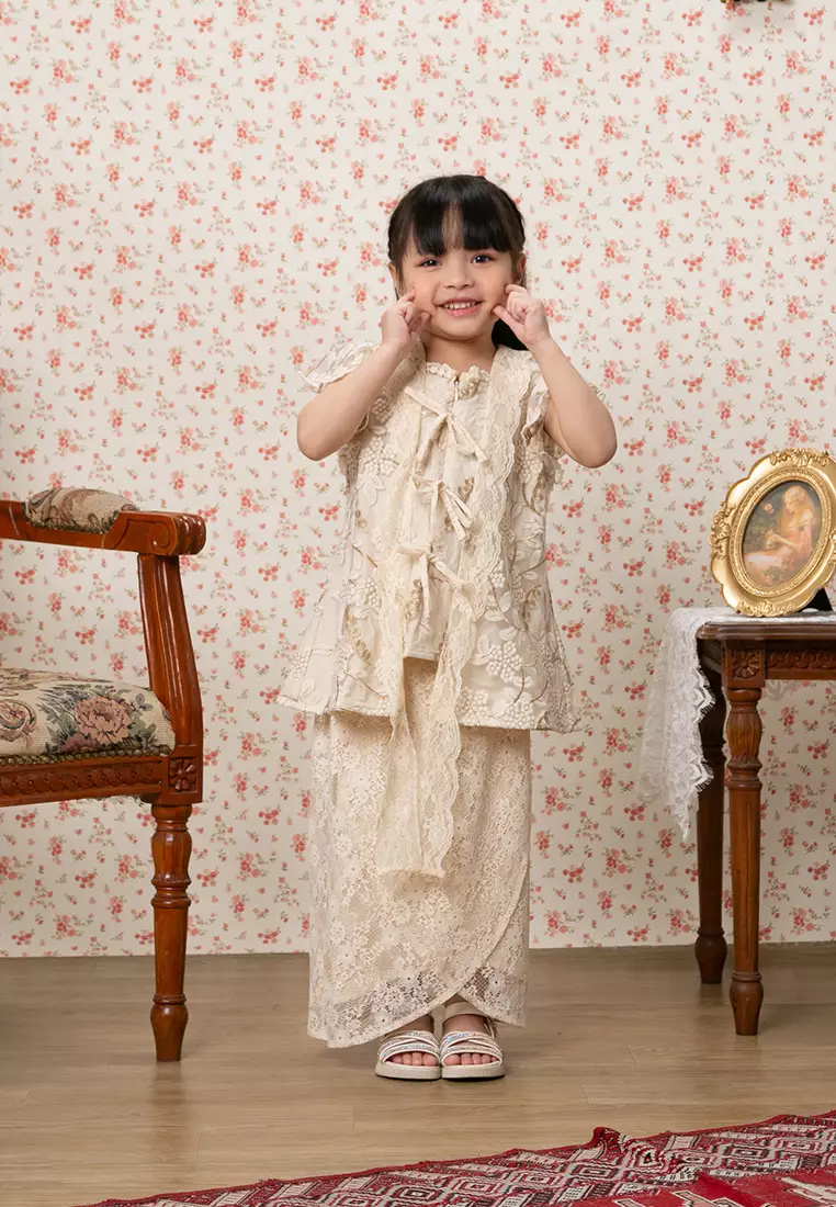 RAISHA LACE KEBAYA SET
