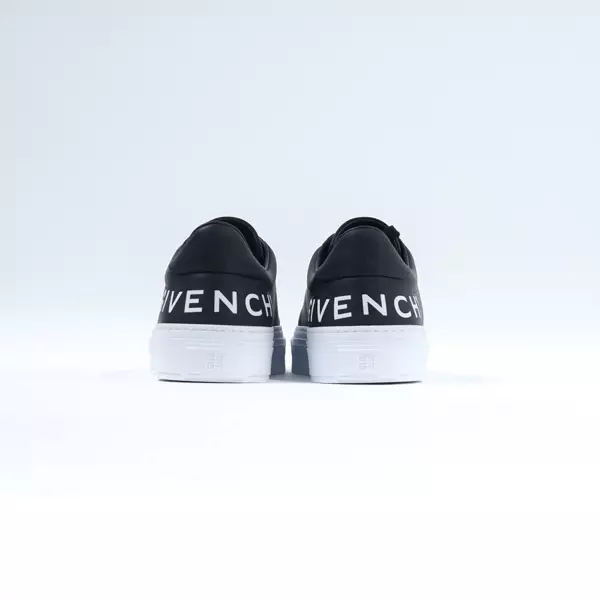Sepatu GIVENCHY URBAN TEXT WHITE BLACK SNEAKER 100% ORIGINAL