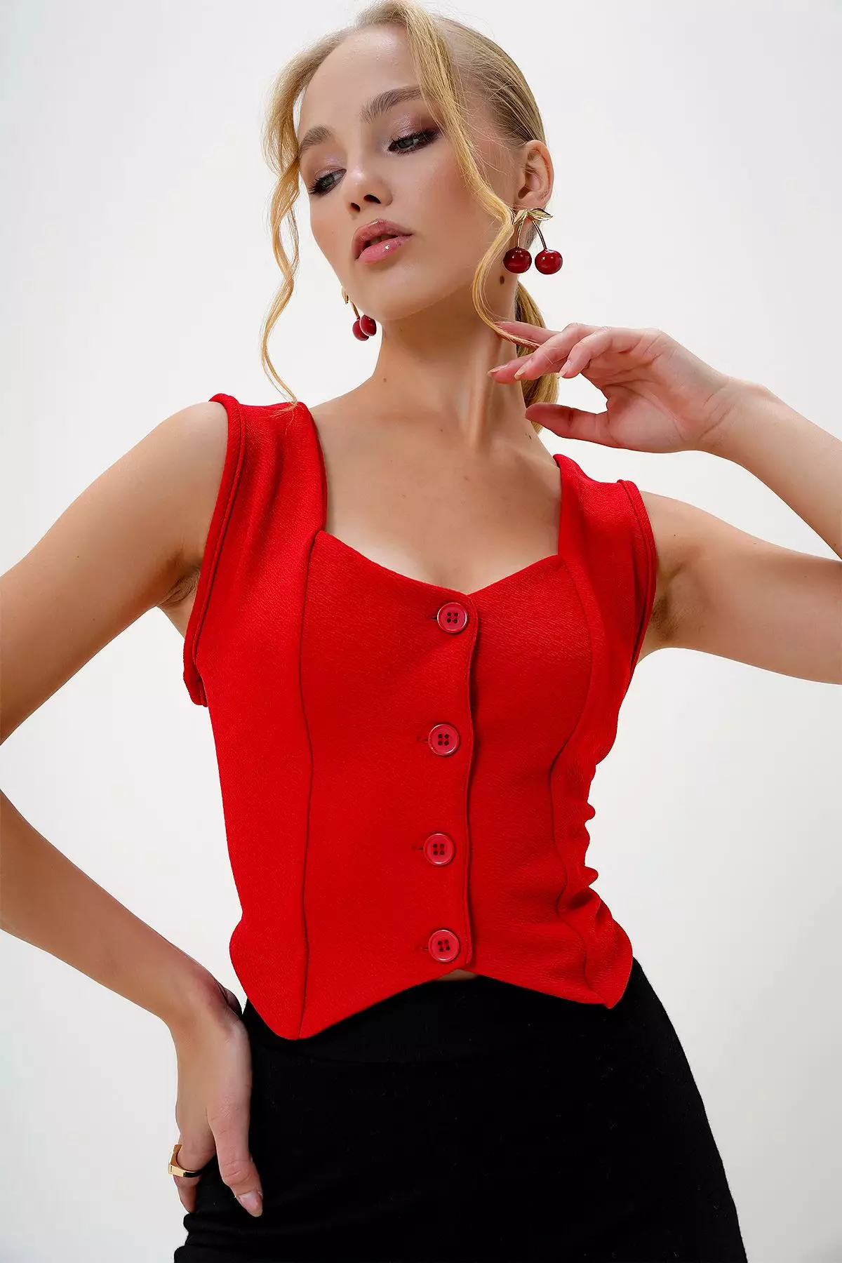 Women's Red Heart Collar Buttoned Crop Vest