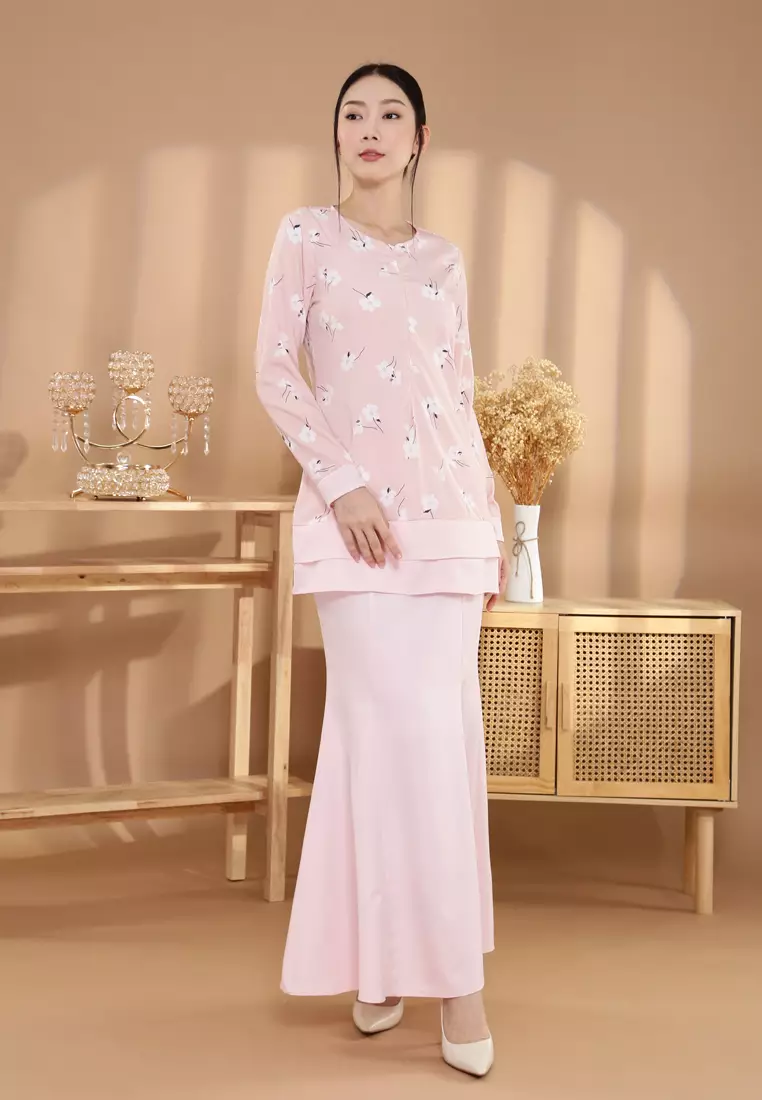 Ivy Kurung Modern layers Printed in Peach Japan Flower
