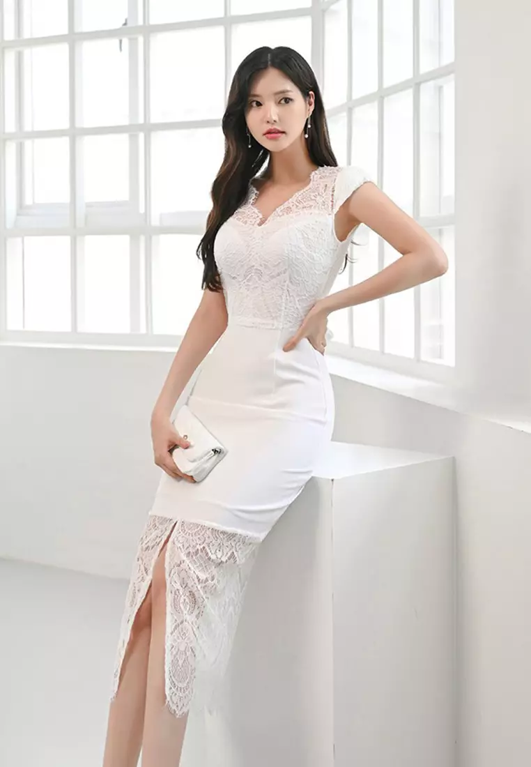 2025 夏新款名媛V領修身中長款蕾絲連衣裙包臀裙CA061346W