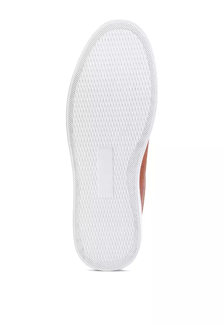 Sepatu Kets Pria Bertali Rendah Warna Coklat