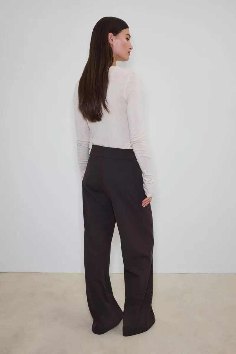 Four-way Stretch Wide Trousers