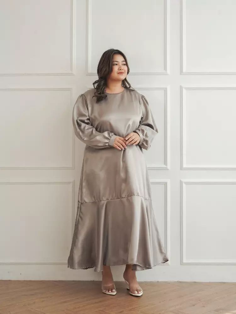 xtramiles Ladies dress leca silk long sleeve dress taupe